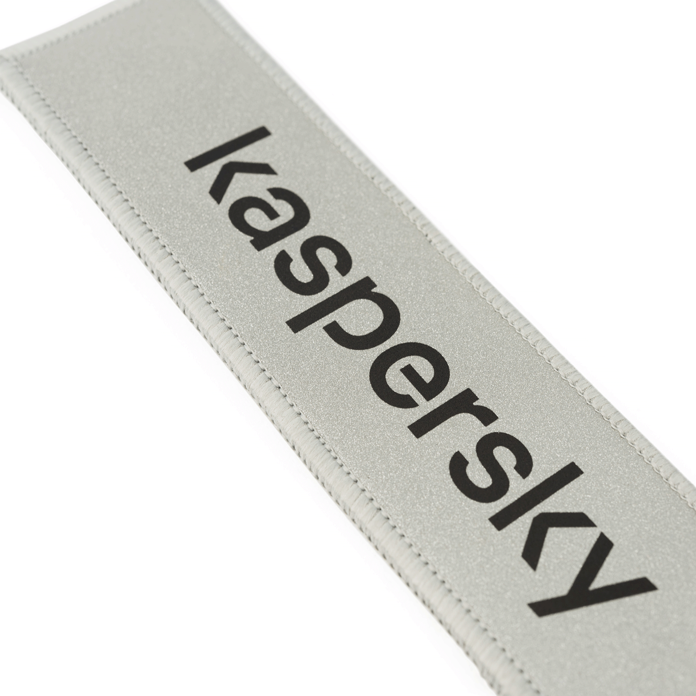 Ремувка Kaspersky — Вид печати:Шелкография на лентах — Материал: Светоотражающий — Ремувки на заказ
